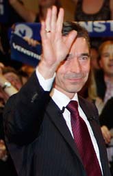 Anders Fogh Rasmussen kan fortsätta som statsminister i Danmark. Foto: John McConnico/Scanpix.