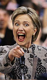 Hillary Clinton jublar. Hon har fortfarande chans att få ställa upp i presidentvalet. Foto: Elise Amendola/Scanpix