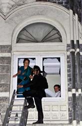 Terrorister anföll två hotell i Bombay i Indien. Foto: Gautam Singh/Scanpix 