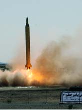 Iran provskjuter en vapen-robot. Foto: Ali Shaigan/Scanpix