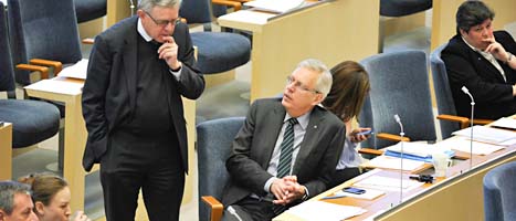 Folkpartisten Carl B Hamilton och kristdemokraten Mats Odell är bekymrade inför omröstningen. Foto: Bertil Ericson/Scanpix