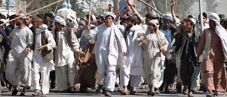 Demonstrationer i Afghanistan slutade i våldsamma bråk med flera döda.Foto: Allaudin Khan/Scanpix