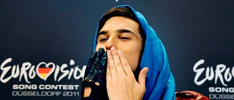 Eric Saade jublar efter att ha gått vidare till finalen i Melodifestivalen. Foto: Pontus Lundahl/Scanpix