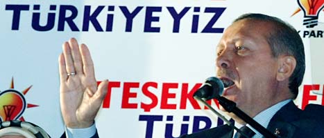 Turkiets premiärminister Recep Tayyip Erdogan och hans parti 
vann valet i Turkiet. Foto: Brhan Ozbilici/Scanpix