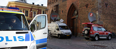 Polisen bevakar vid domstolen i Malmö. Foto: Drago Pruvolic/Scanpix.