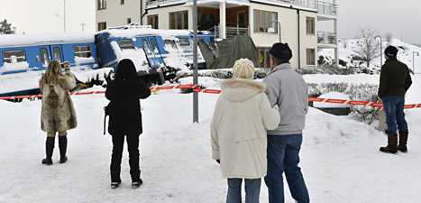 Tåget kraschade rakt in i ett hus. Foto: Anders Wiklund/Scanpix.