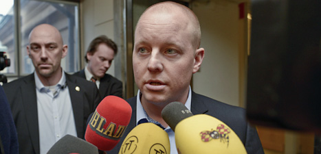 Sverigedemokraternas partisekreterare Björn Söder berättar att tolv Sverigedemokrater måste lämna partiet. Foto: Scanpix.