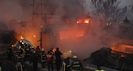Det blev en våldsam brand sedan tankbilen hade exploderat. Foto: Gabriella Sanchez/Scanpix.