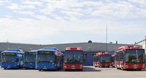 Bussar står stilla vid bussgaraget i Solna under strejken. Foto: Bertil Enevåg/Scanpix.
