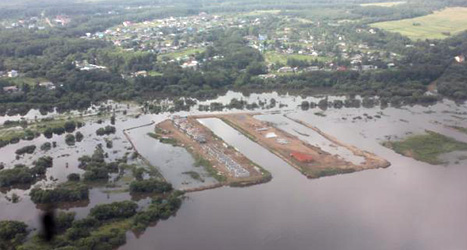 Områdena runt floden Amur ligger under vatten. Foto: Russian Emergency Ministry /Scanpix