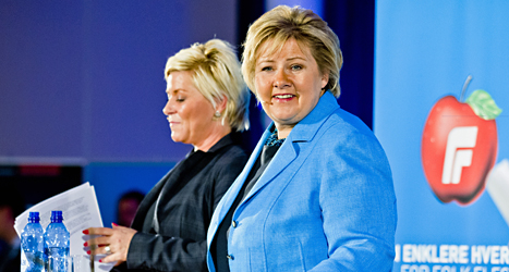 Fremskrittspartiets ledare Siv Jensen och Höyres ledare Erna Solberg.
Foto: Vegard Grött/TT