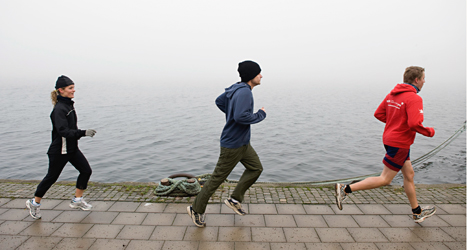 Att springa har blivit populärt på senare år. Men barn som växer upp i dag springer mycket långsammare än vad barn gjorde förr. Foto:
Anders Wiklund/TT.