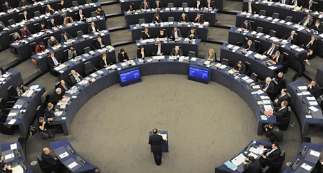 Över 700 politiker från olika länder bestämmer i Europaparlamentet. Foto: AP/TT.