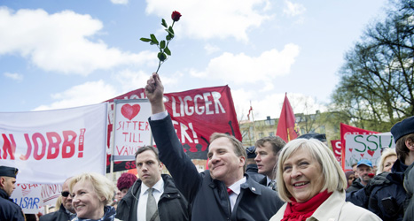 Socialdemokraternas ledare Stefan Löfven gick först i demonstrationen på 1 maj. Foto: Foto: Jessica Gow /TT