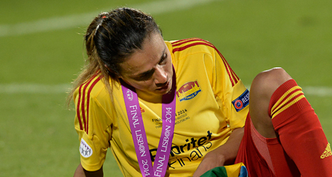 Marta är en av spelarna som lämnar Tyresö. Här deppar hon efter förlusten i Champions League. Foto: Jonas Ekströmer /TT