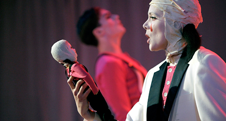 De spelar teater på Folkoperan i Stockholm. Foto: TT