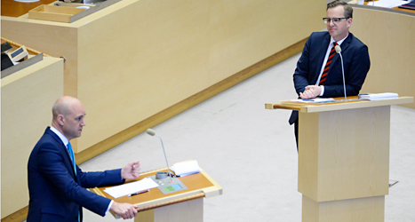 Politikerna i riksdagen pratar är olika bra på att prata lätt. Foto: TT
