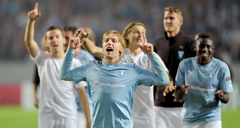 Malmös spelare jublar efter segern mot Salzburg i kvalet till Champions League. Foto: Björn Lindgren/TT.
