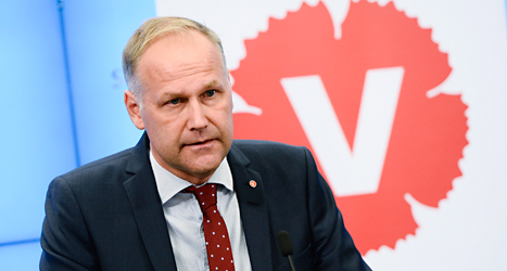 Vänsterpartiets ledare Jonas Sjöstedt är ledsen och besviken.
Vänsterpartiet får inte vara med i regeringen. Foto: Claudio Bresciani/TT.