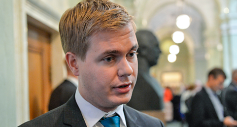 Miljöpartiets ledare Gustav Fridolin vill att företagen ska bli bättre på jämställdhet. Foto: TT