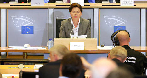 Den slovenska politikern Alenka Bratusek får inte vara med i Europas regering. Foto: AP/TT
