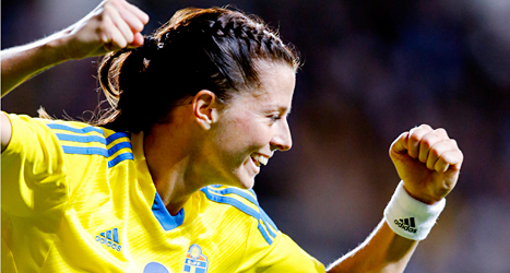 Lotta Schelin gjorde mål i matchen mot Tyskland. Hon har nu gjort 73 mål i landslaget. Det är nytt rekord. Foto: Pontus Lundahl/TT.