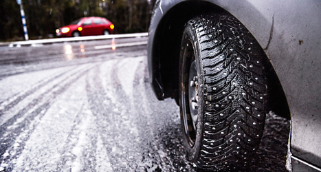 Snö och halka ställde till problem på vägarna. Foto: Tomas Oneborg/TT.