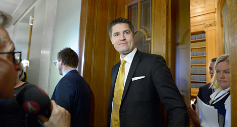 Oscar Sjöstedt vill inte berätta hur Sverigedemokraterna tänker rösta på onsdag. Foto: TT