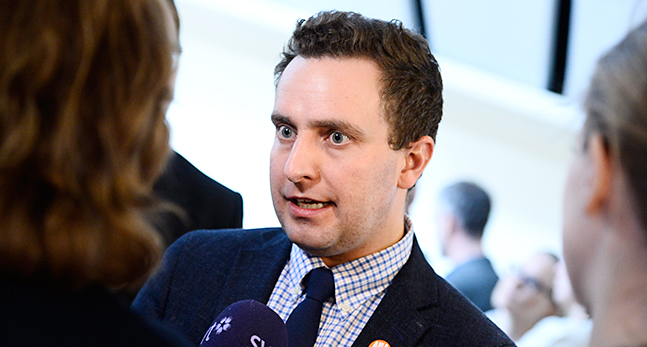 Tomas Tobé, Moderaterna