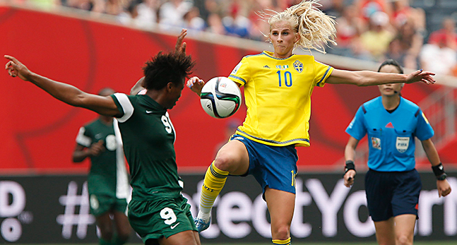Sofia Jakobsson i Sveriges första match i VM.