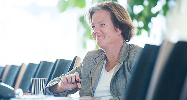 Carin Jämtin ser glad ut