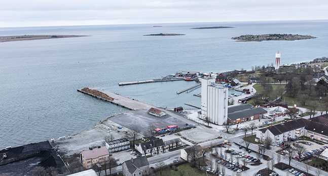 Flygbild på hamnen i Slite