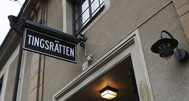 En bild på fasaden på Norrköpings tingsrätt.