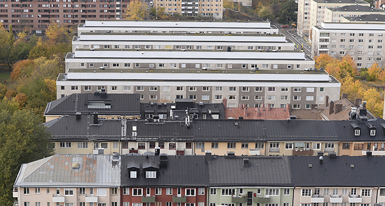 Många höga hus i Stockholm.