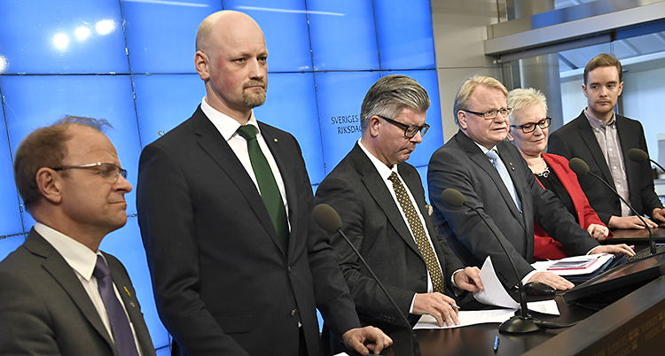 Politiker från fem partier