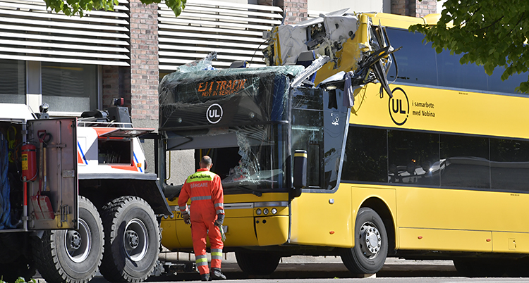 Bussen med en förstörd övervåning
