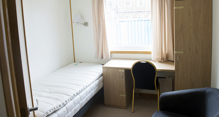 Ett rum i ett hus för flyktingar