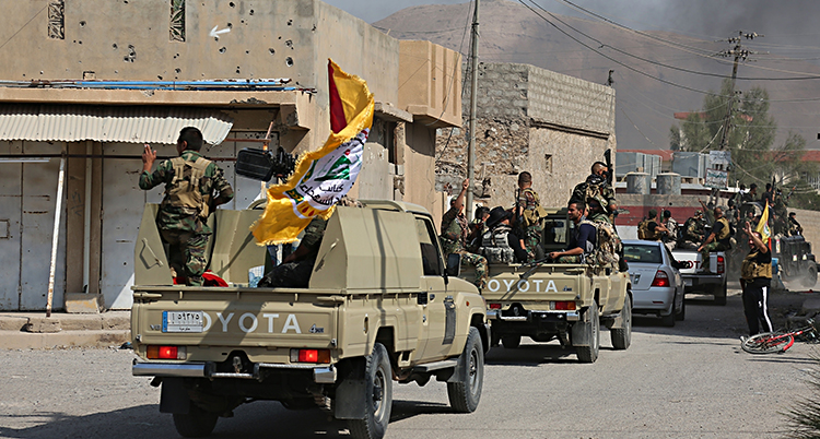 Irakiska soldater på väg mot Kirkuk