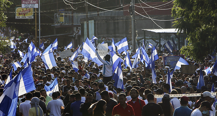 Människor demonstrerar i Nicaragua