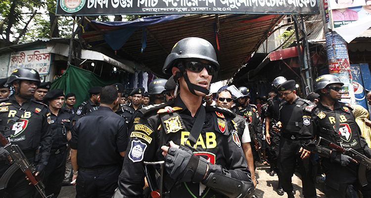En polis i landet Bangladesh