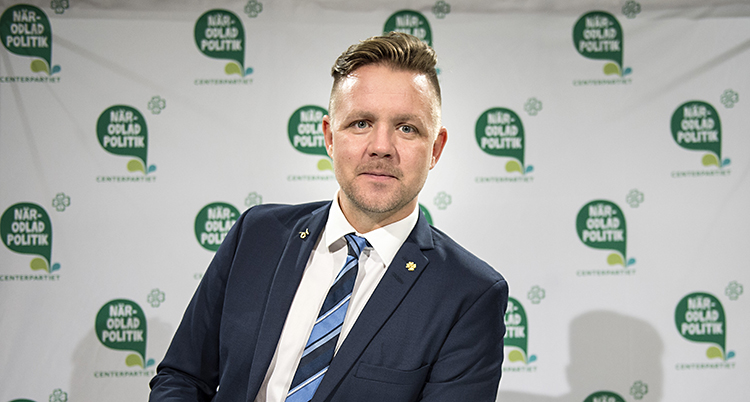 Politikern Fredrick Federley i kavaj och slips.