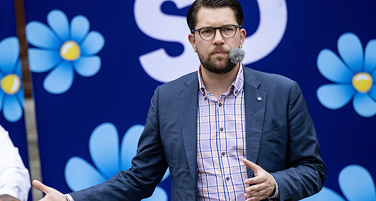 Jimmie Åkesson på ett torgmöte i Landskrona.