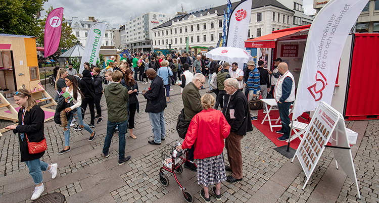 Valstugor på Gustav Adolfs torg i Malmö.