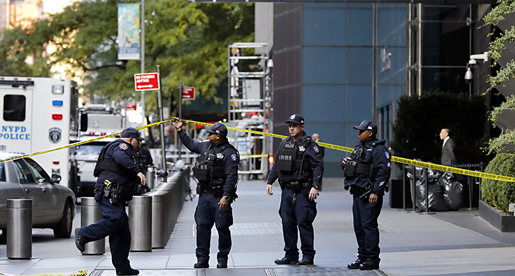 Poliser vaktar i New York i USA