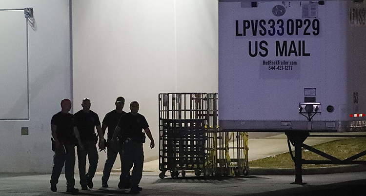 Poliser söker efter bomber i USA