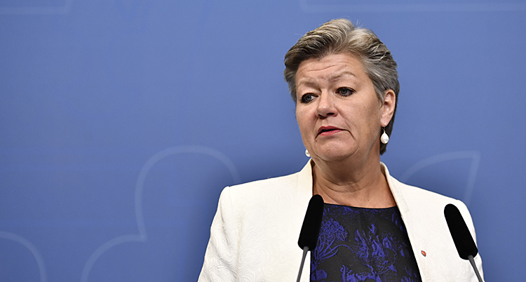 Ylva Johansson är arbetsmarknadsminister.