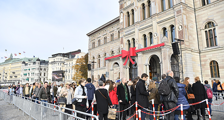 Kö till Nationalmuseum i Stockholm