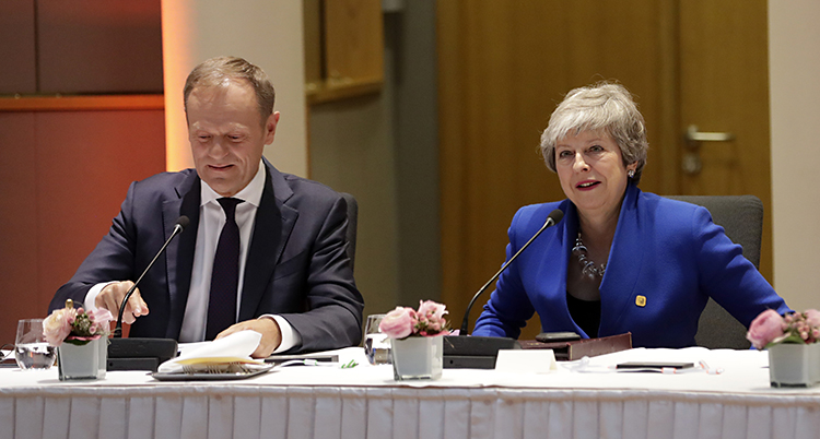 Theresa May på möte med EU-ledare.