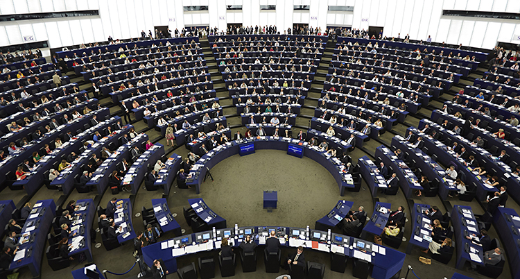 Politiker är samlade i Europaparlamentet