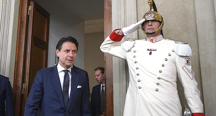 Conte med en vakt i uniform